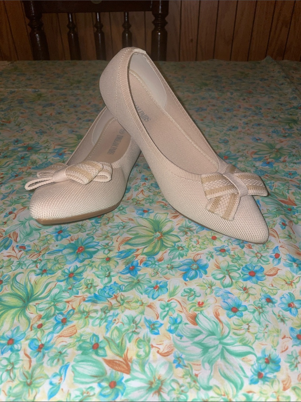 Tan & cream dream pairs pointy toe flats (10)(new)
